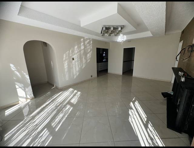 3 BEDROOM FREEHOLD TO LET IN LINDHAVEN